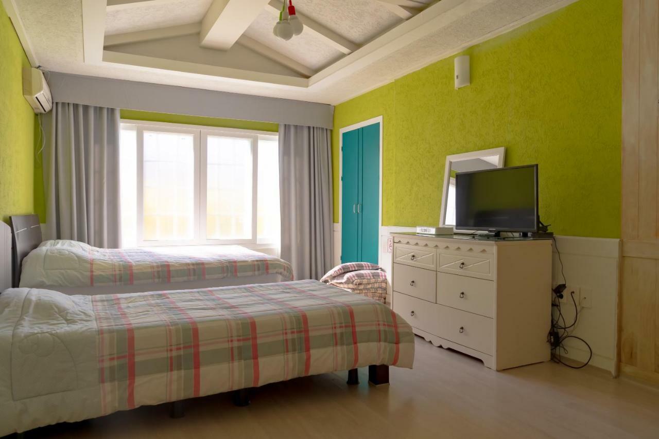 Joyville Resort Jeju Extérieur photo